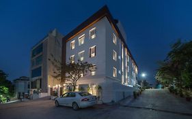 Skyla Studios & Suites - Jubilee Hills